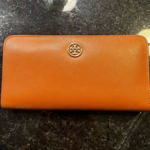 Tory Burch Robinson Wallet
